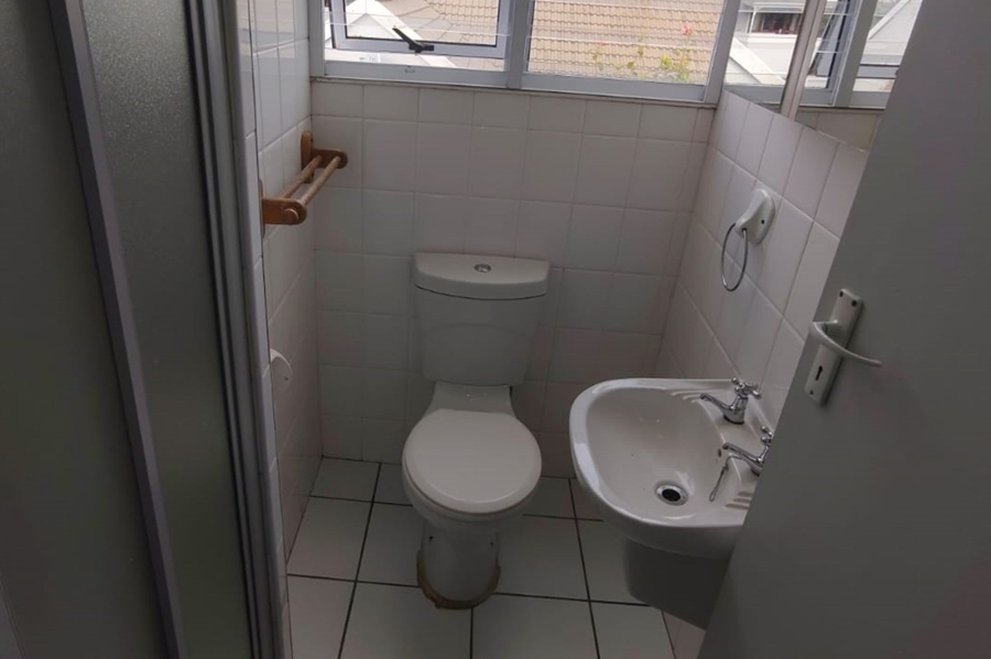 To Let 4 Bedroom Property for Rent in Heather Park Western Cape
